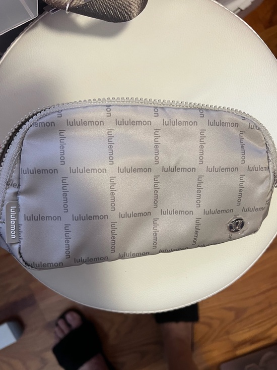 lululemon athletica Handbags - #750 NWT Lululemon Everywhere Belt Bag 1L White Granite Medium Light Grey Crossb